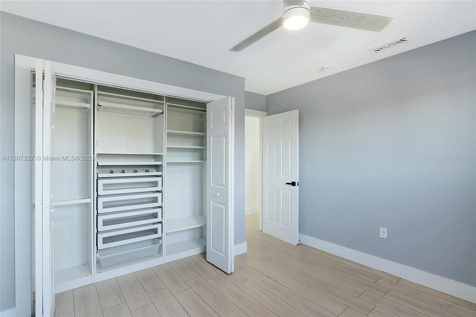 KENLAND HOMES - Residential