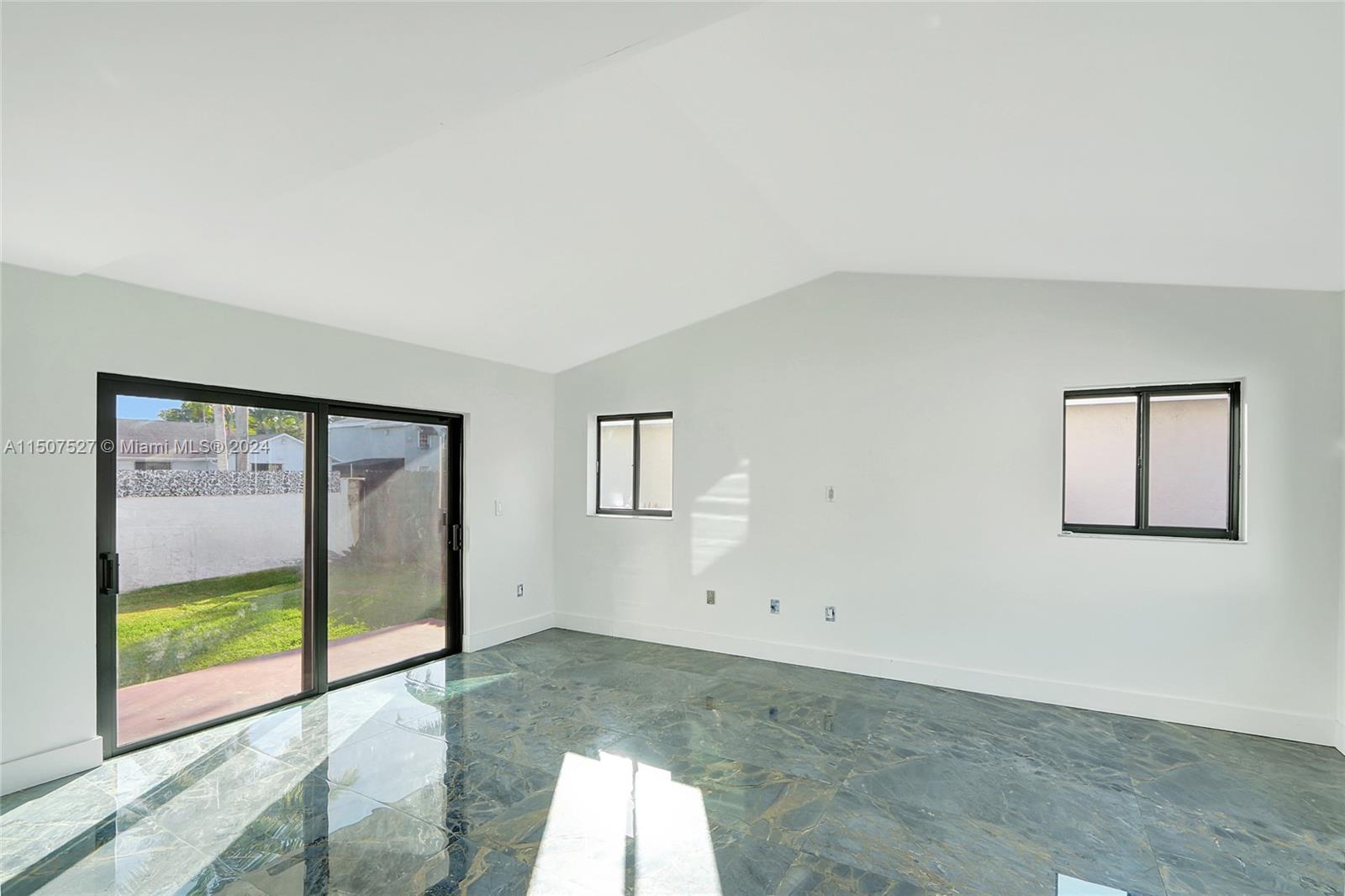 KENLAND HOMES - Residential