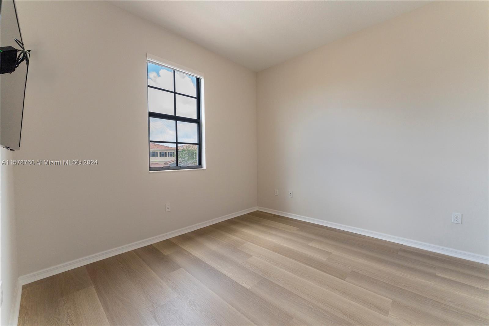 CHAMPION LAKES - Residential Lease