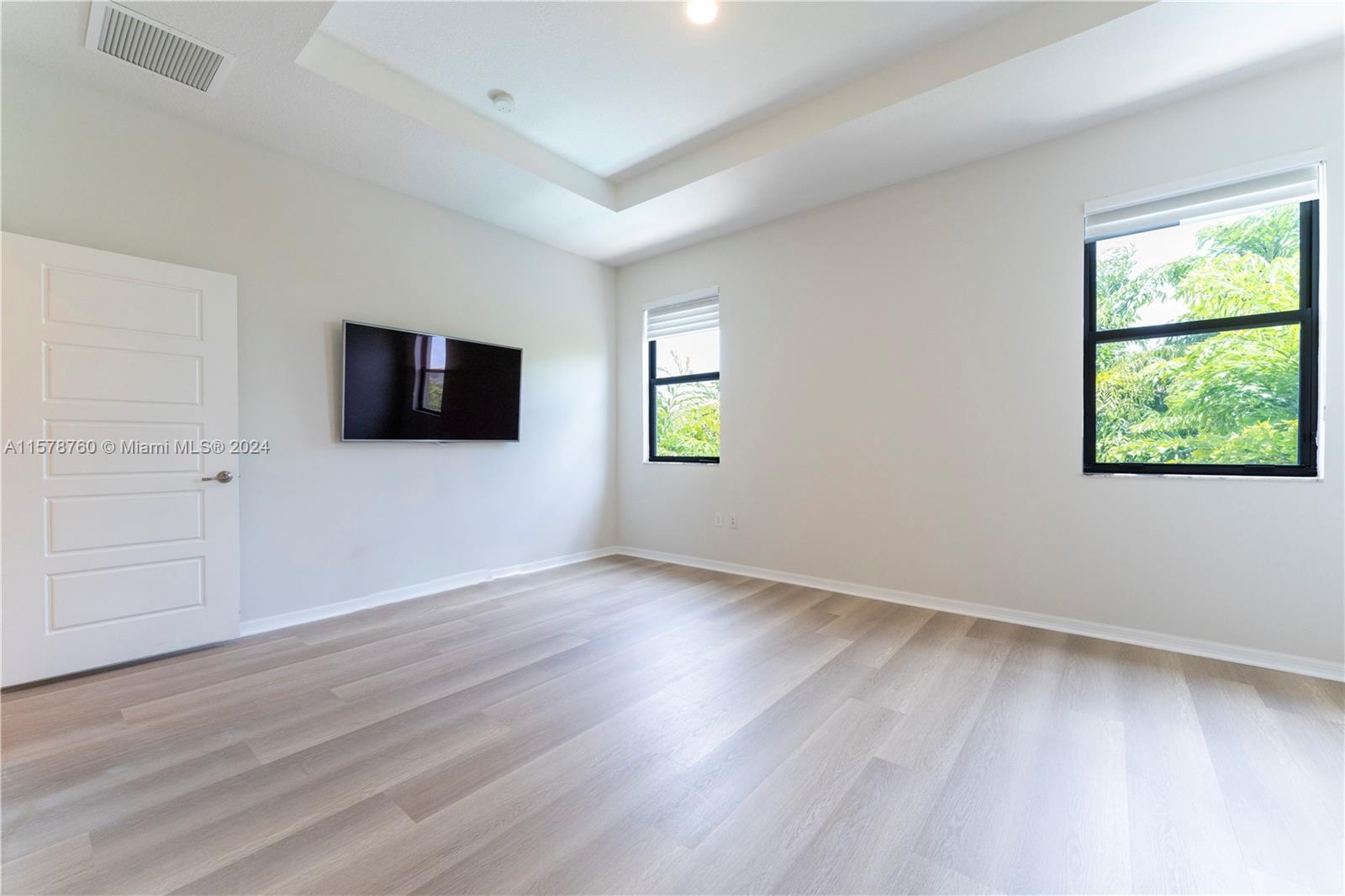 CHAMPION LAKES - Residential Lease