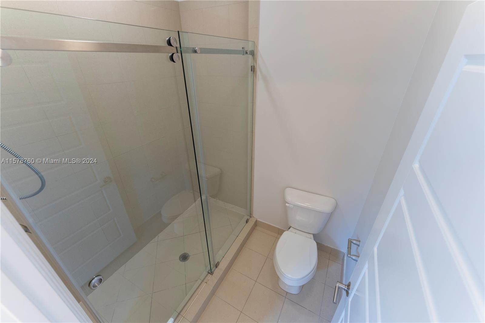 CHAMPION LAKES - Residential Lease
