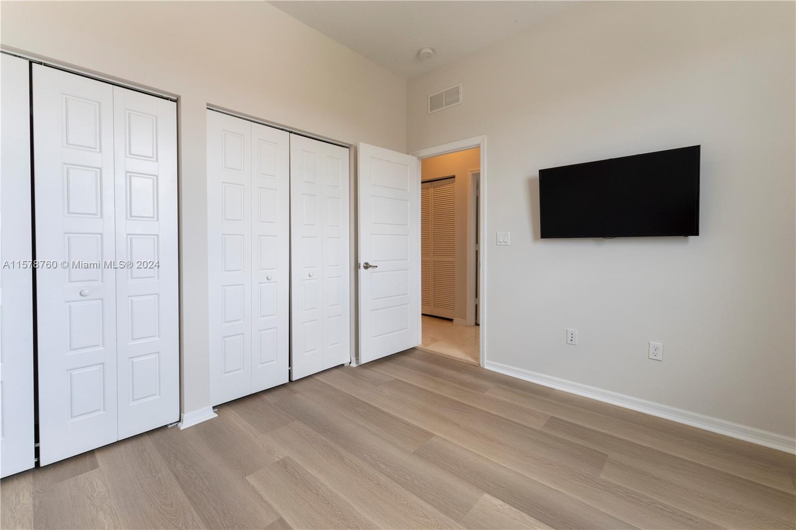 CHAMPION LAKES - Residential Lease