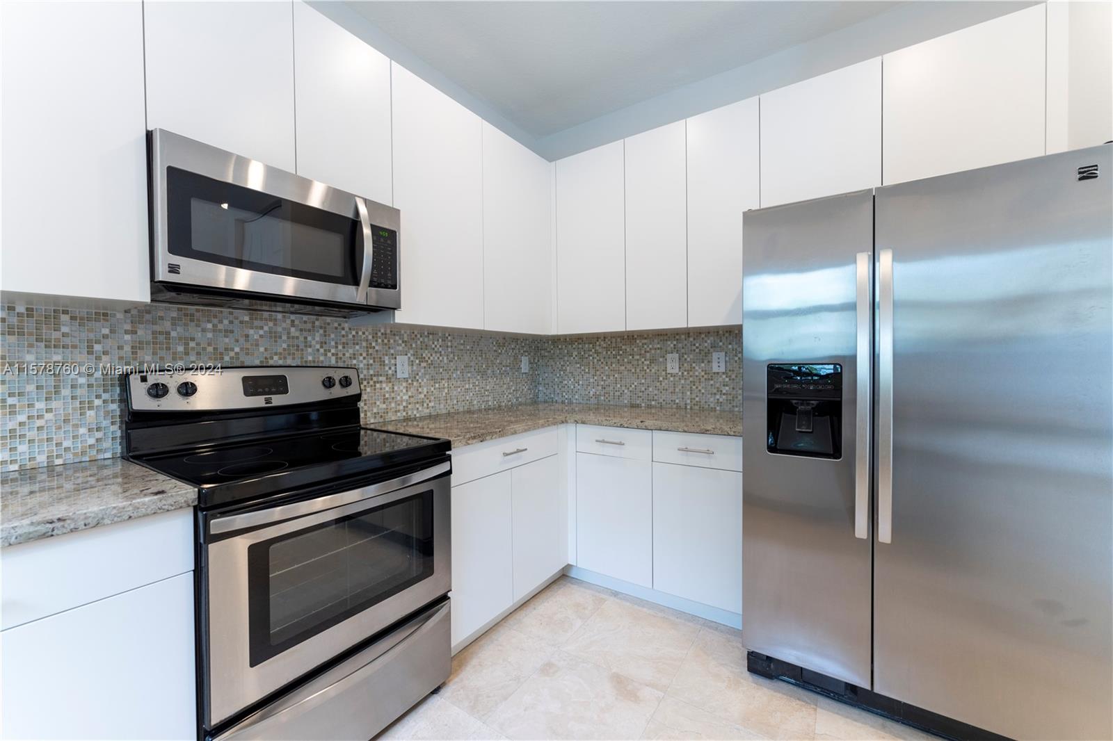 CHAMPION LAKES - Residential Lease