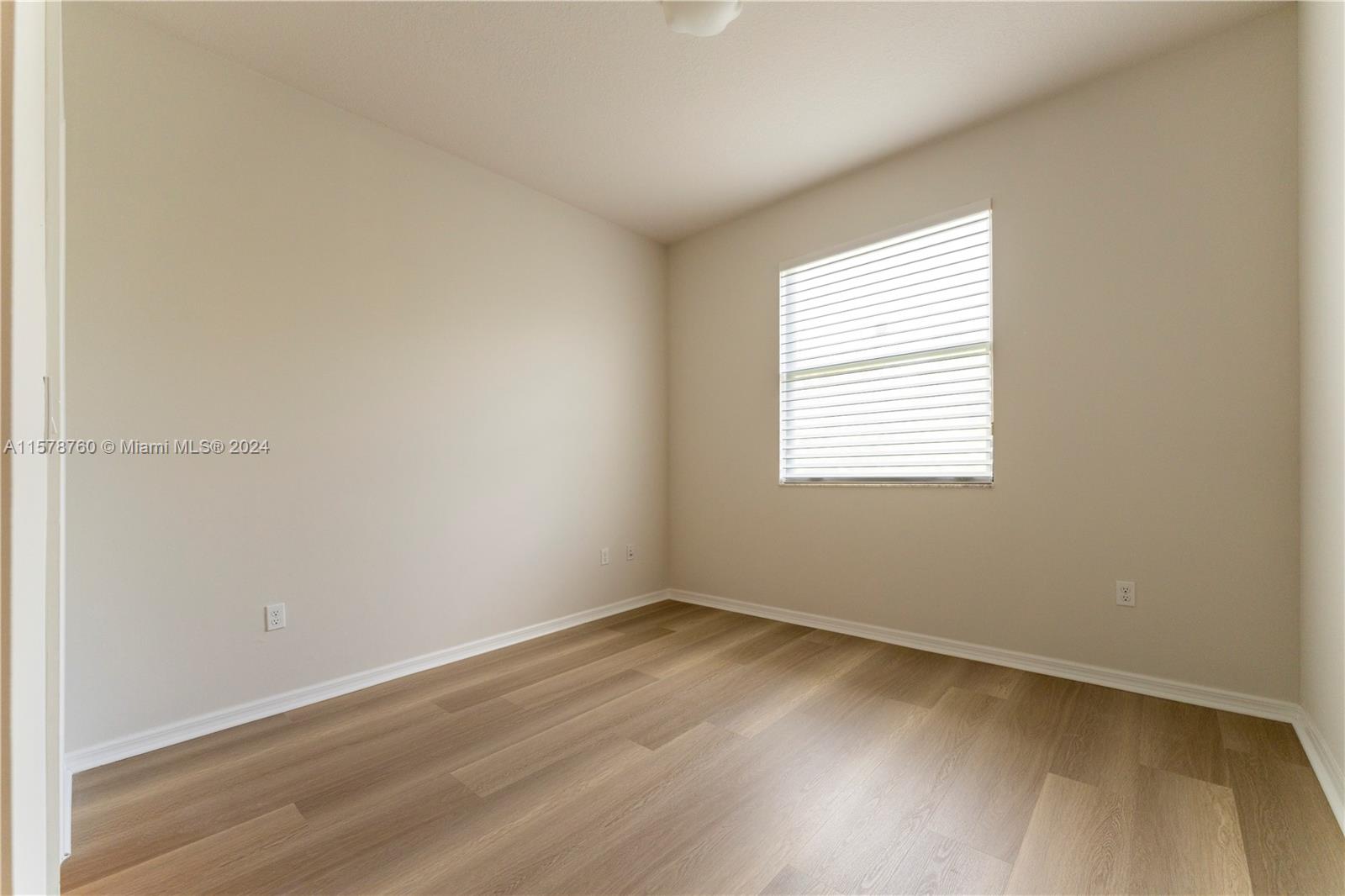 CHAMPION LAKES - Residential Lease
