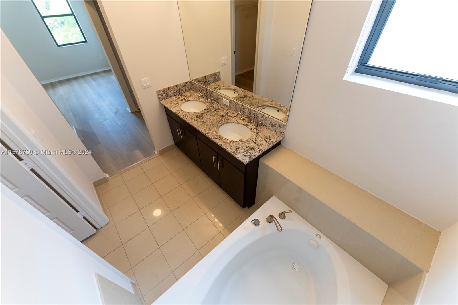 CHAMPION LAKES - Residential Lease