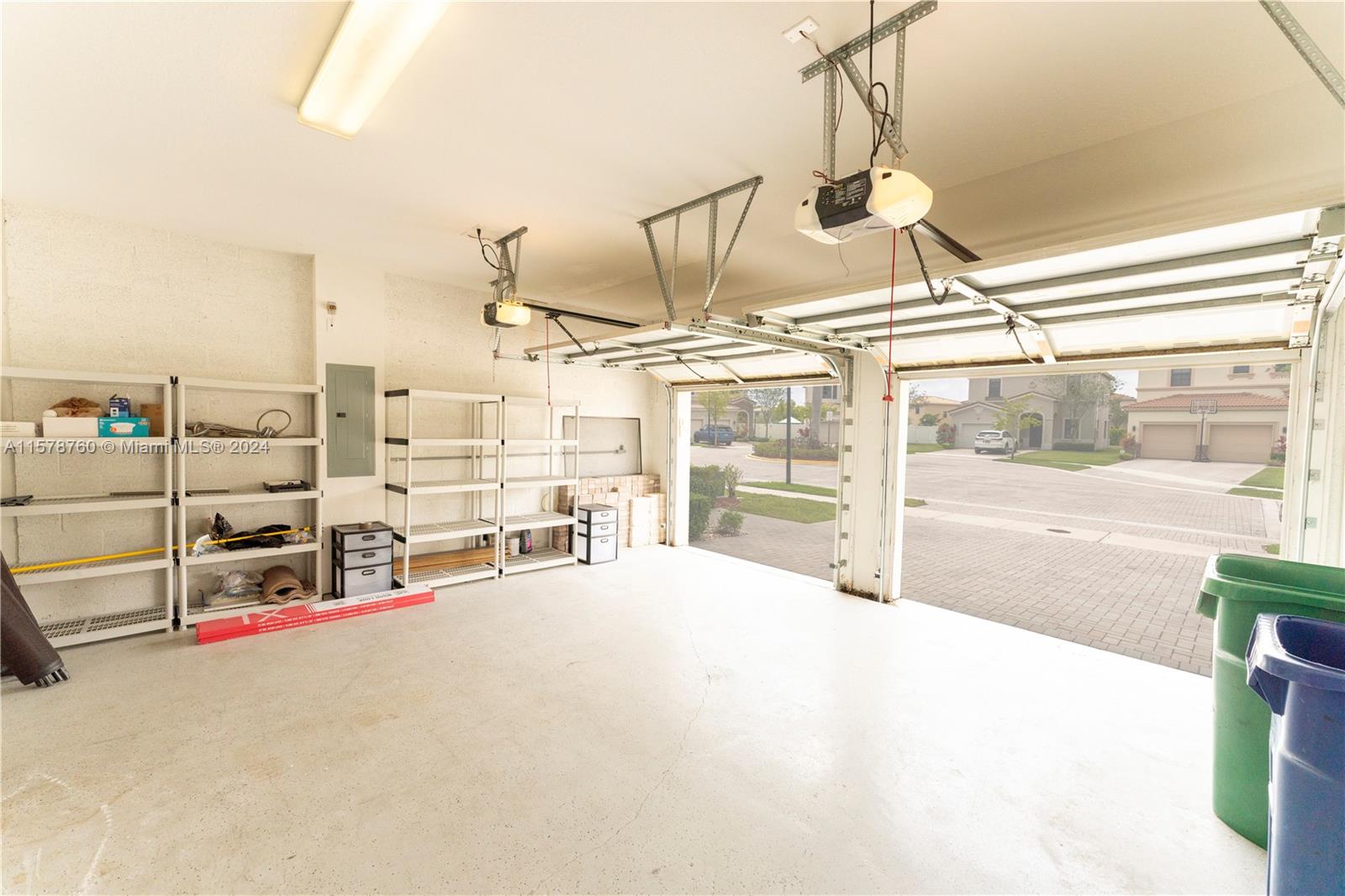 CHAMPION LAKES - Residential Lease