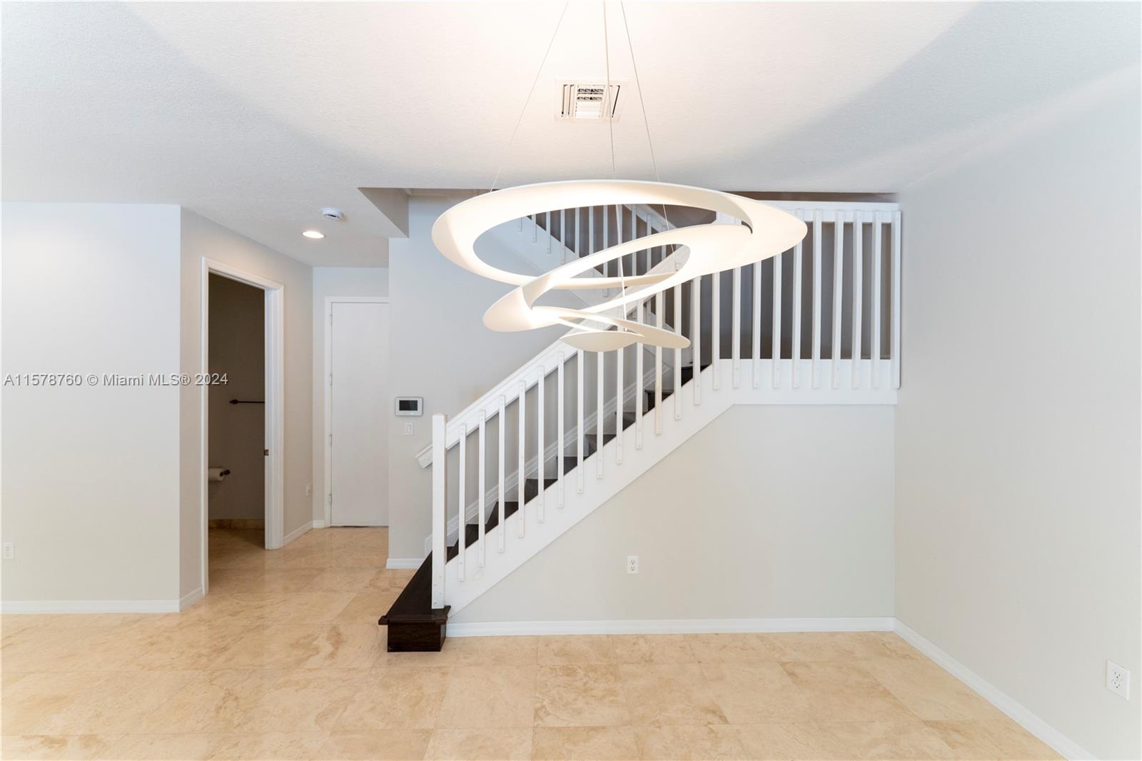 CHAMPION LAKES - Residential Lease