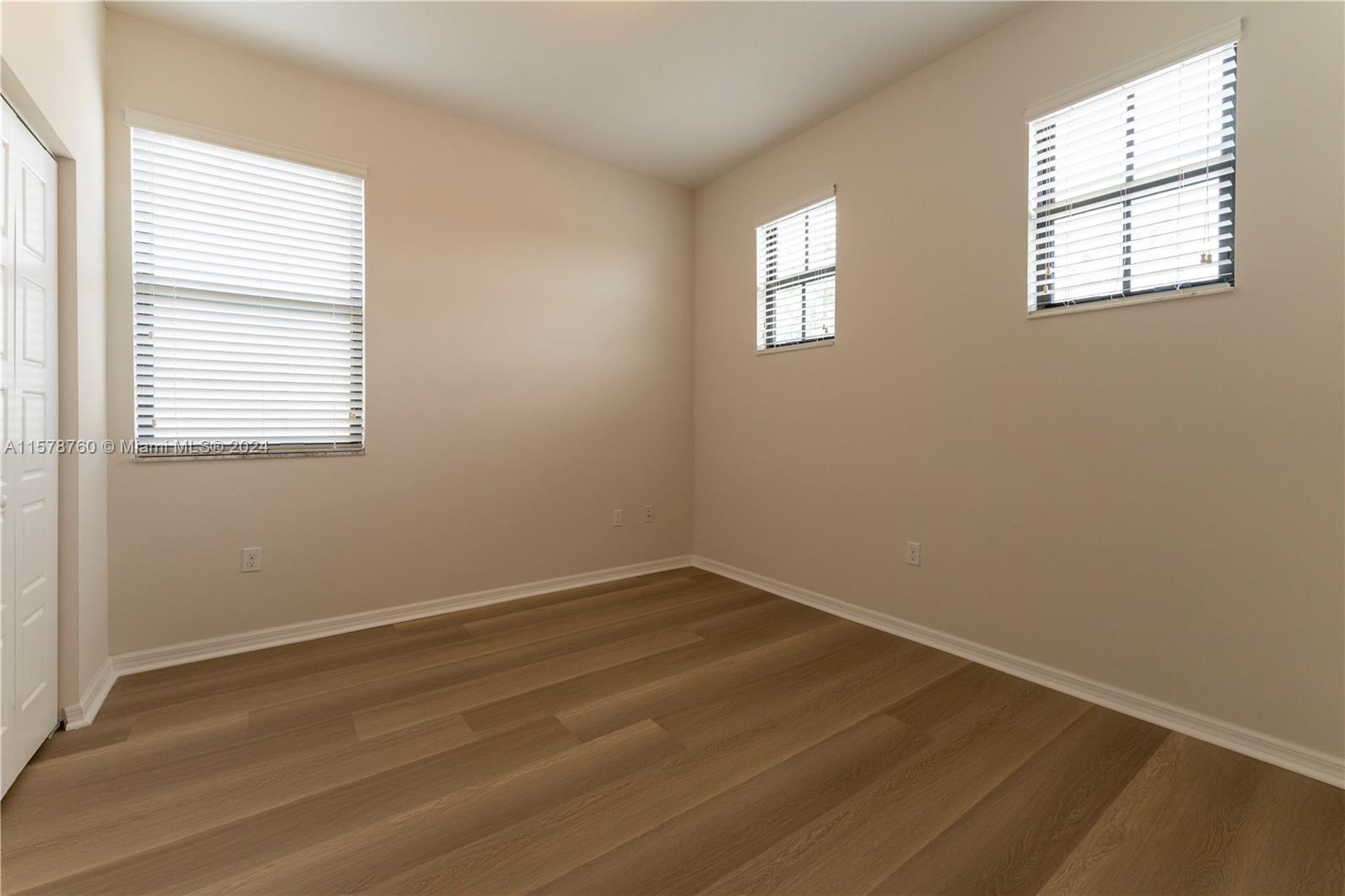 CHAMPION LAKES - Residential Lease