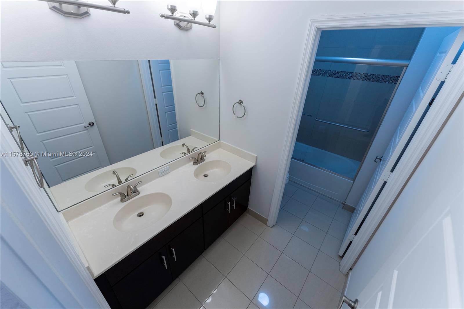 CHAMPION LAKES - Residential Lease