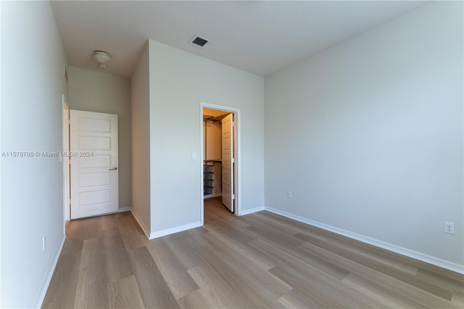 CHAMPION LAKES - Residential Lease