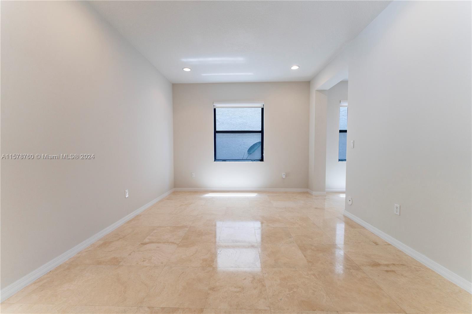 CHAMPION LAKES - Residential Lease