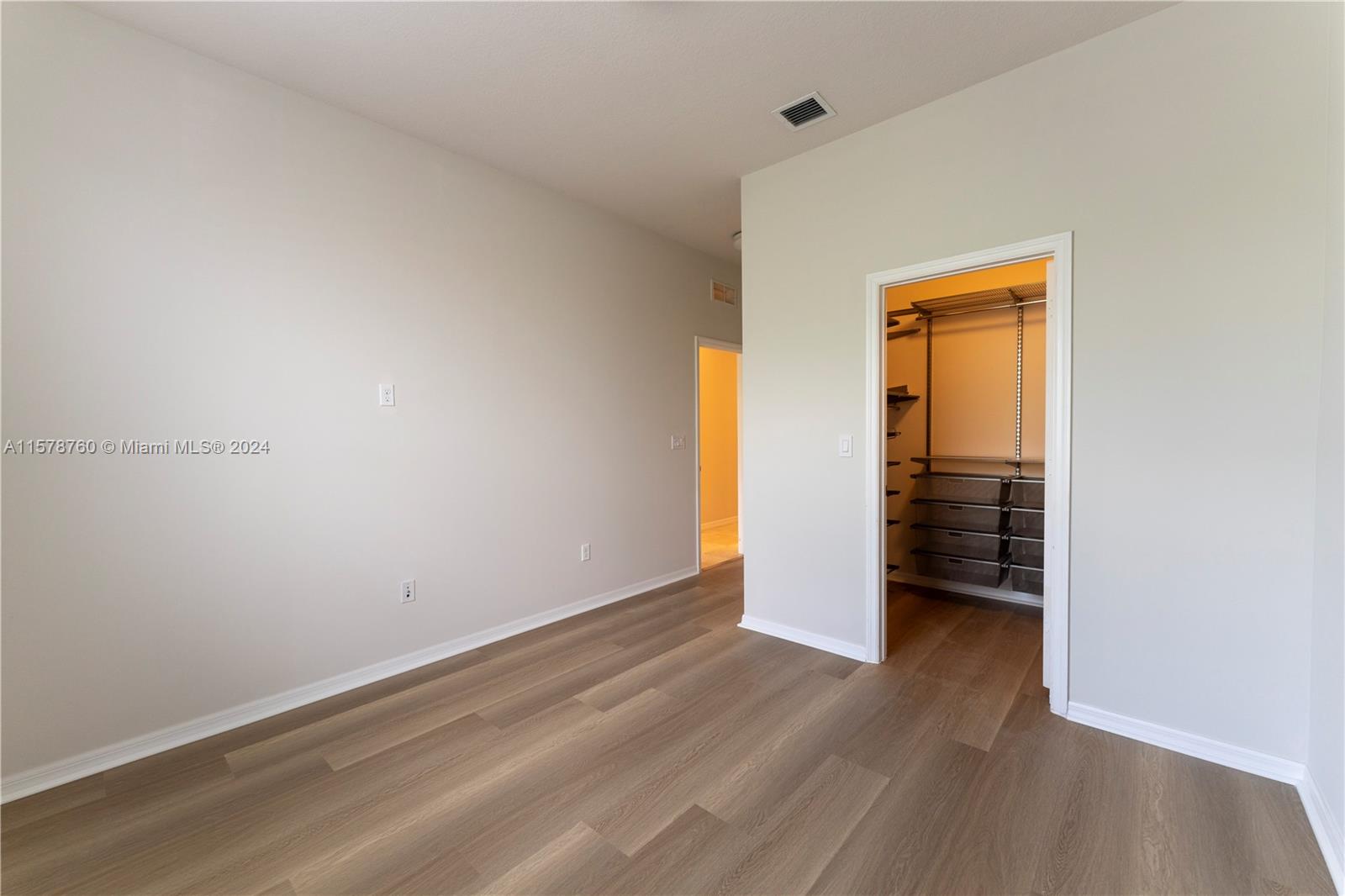 CHAMPION LAKES - Residential Lease