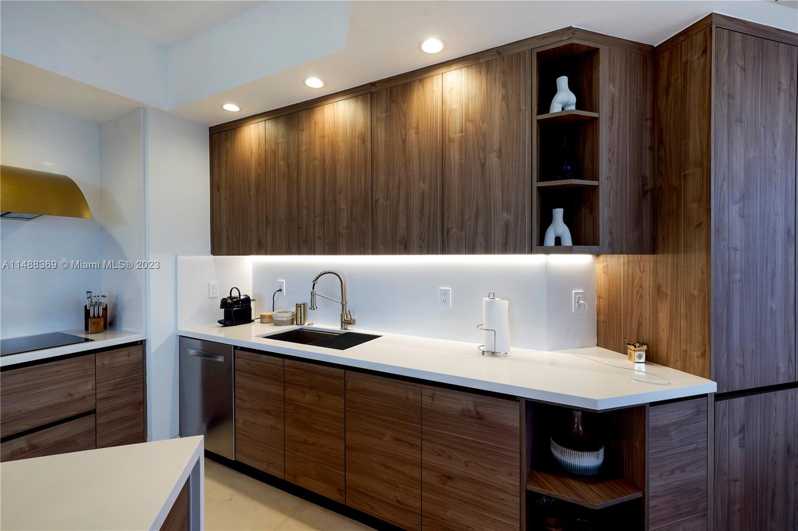 THE GABLES CONDO - Residential Lease
