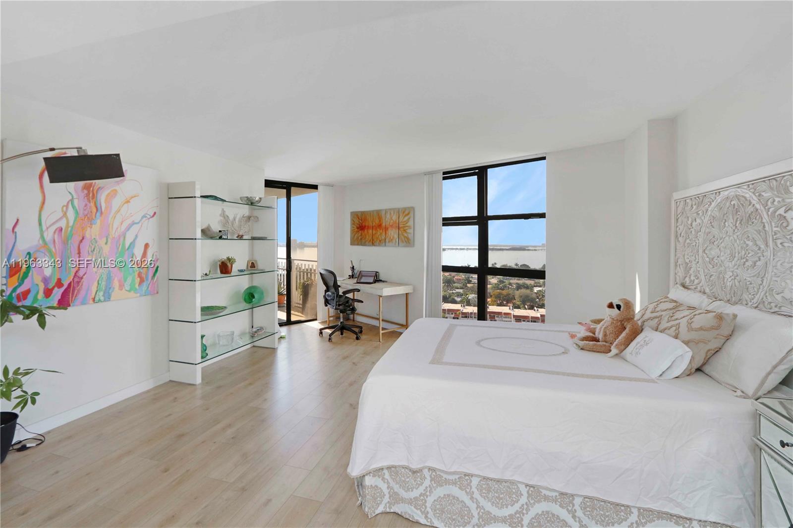 TOWERS OF QUAYSIDE CONDO - Residential