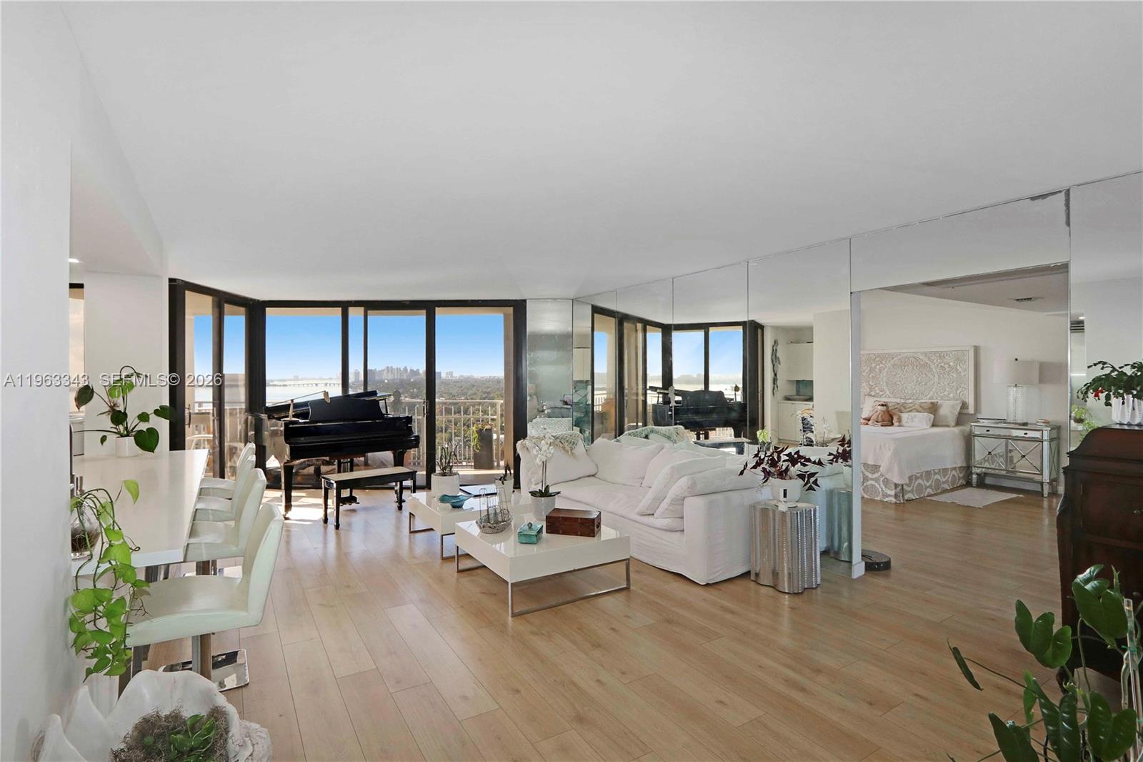 TOWERS OF QUAYSIDE CONDO - Residential