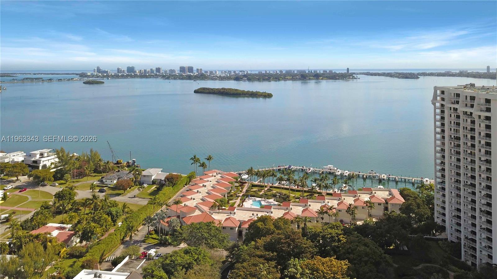 TOWERS OF QUAYSIDE CONDO - Residential