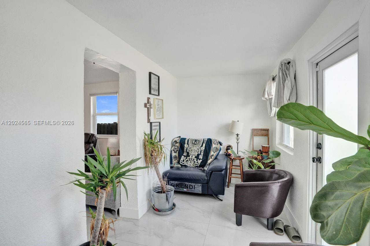 LIBERIA - Residential