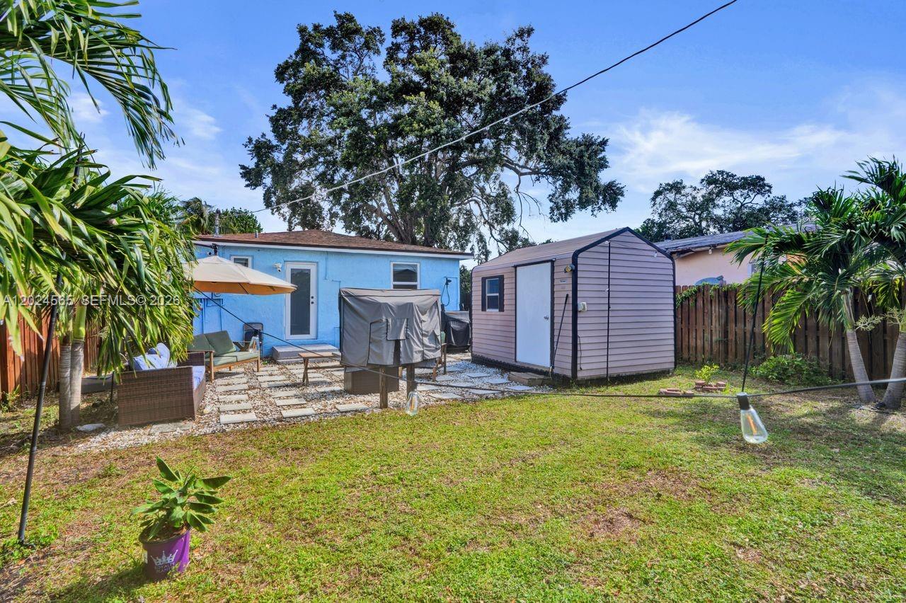LIBERIA - Residential