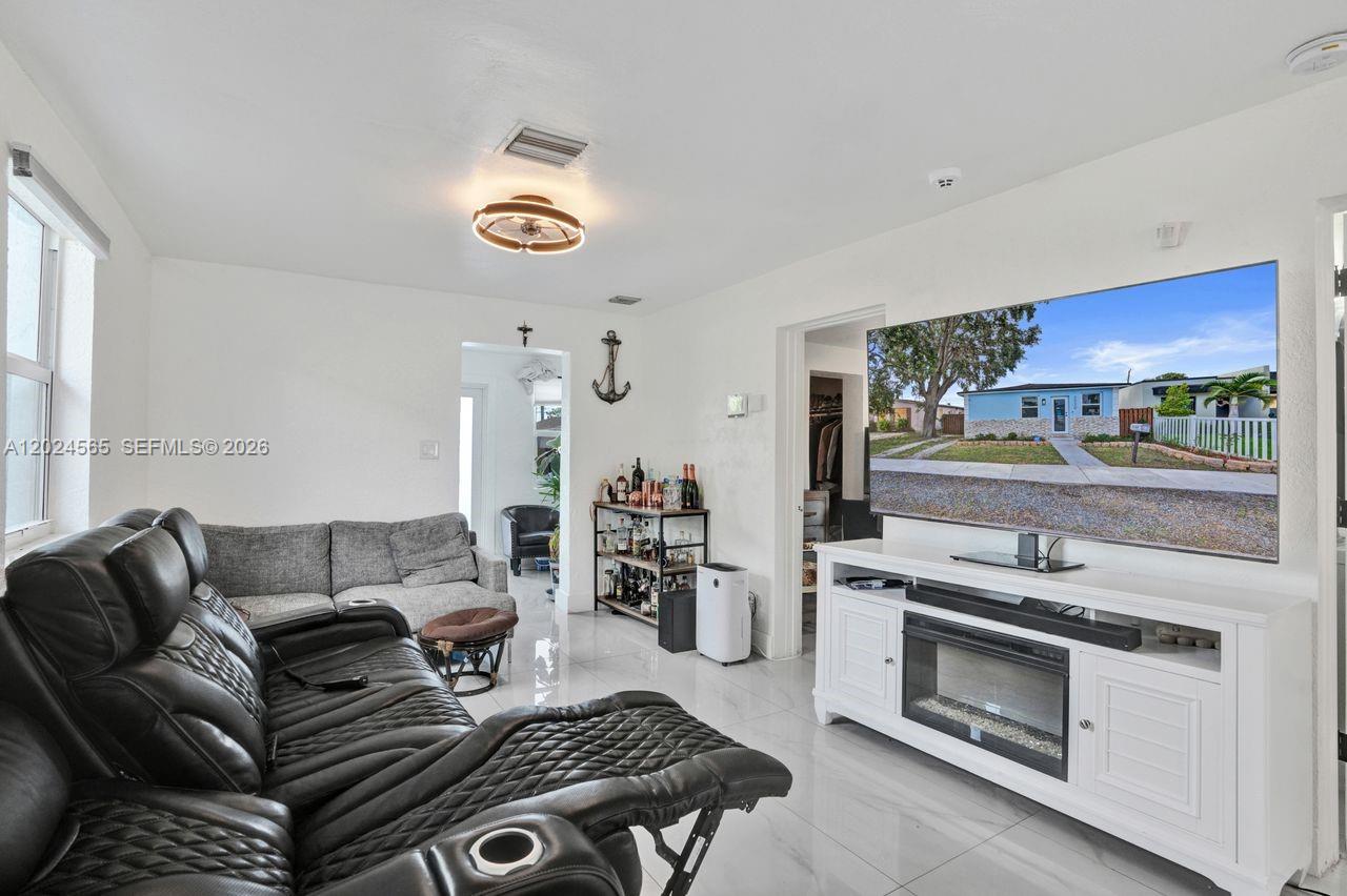 LIBERIA - Residential