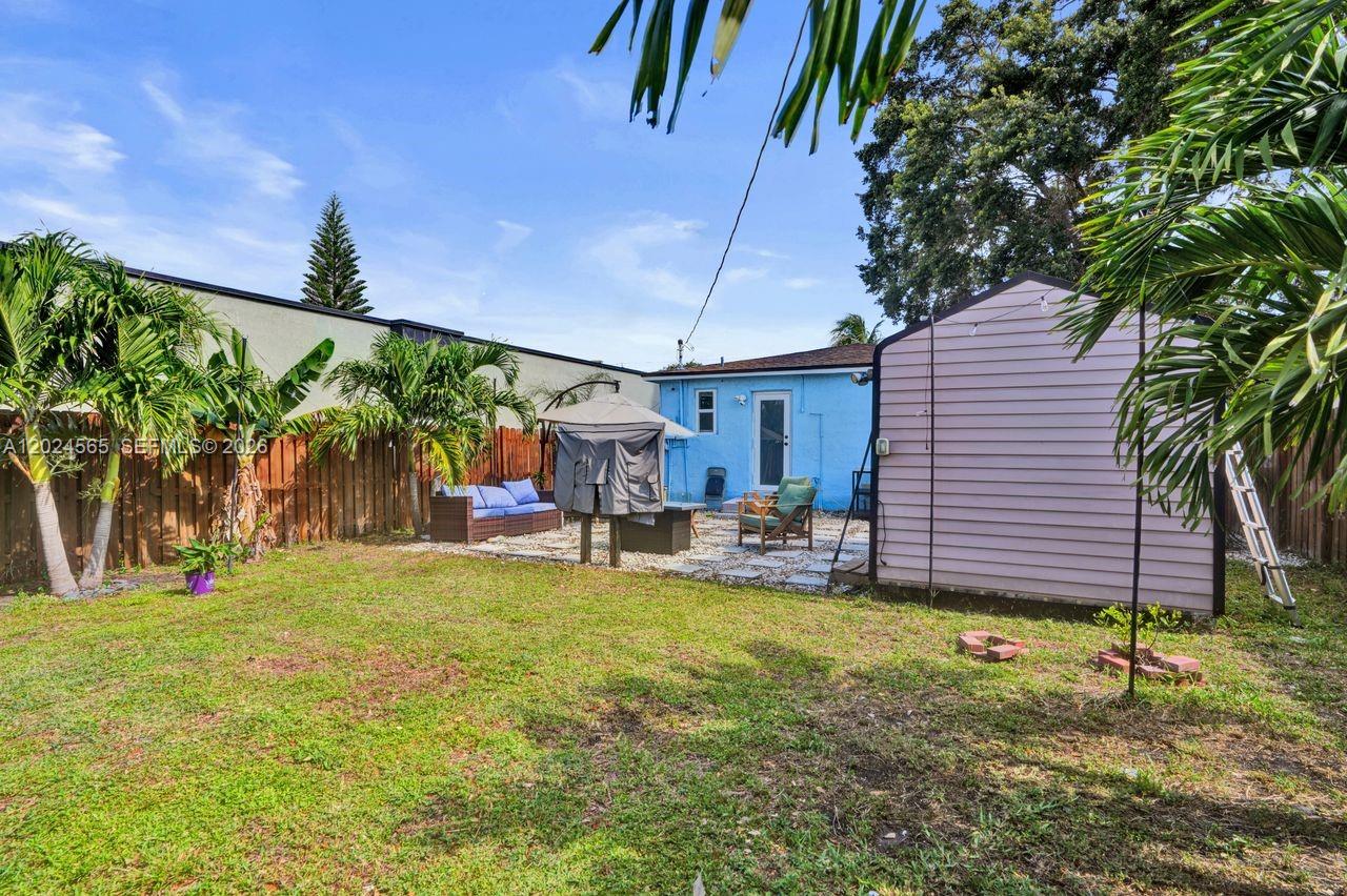 LIBERIA - Residential