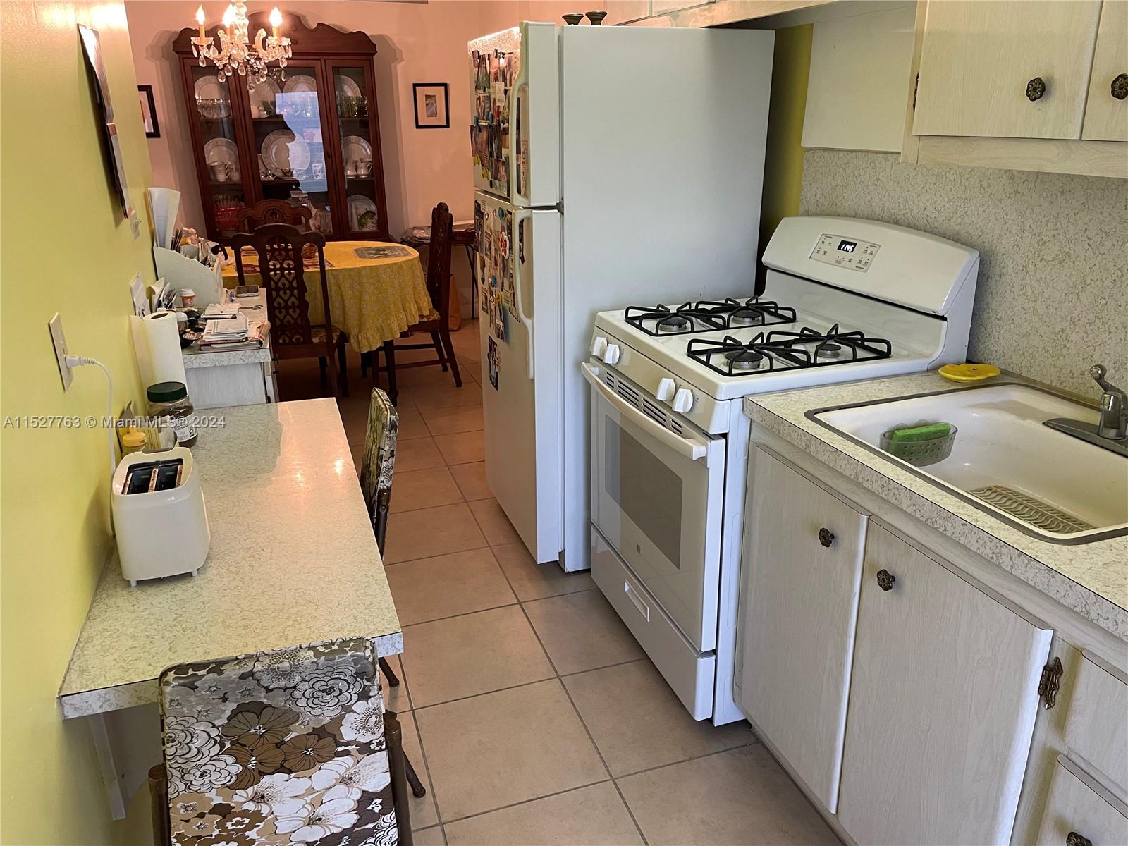 RO-MONT SOUTH CONDO E - Residential
