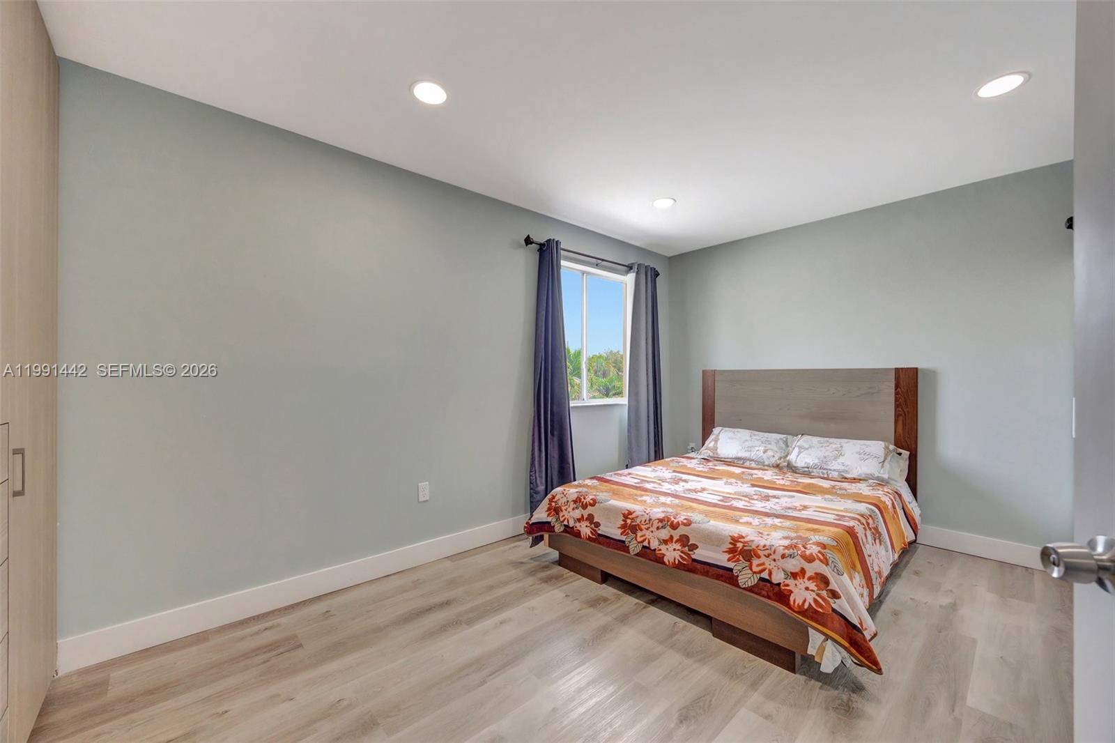 BISCAYNE POINT SOUTH - Residential