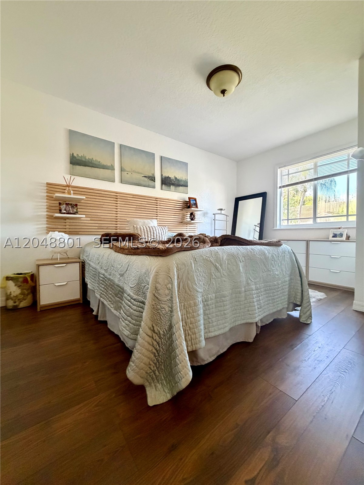 VILLAGES OF RENAISSANCE - Residential Lease