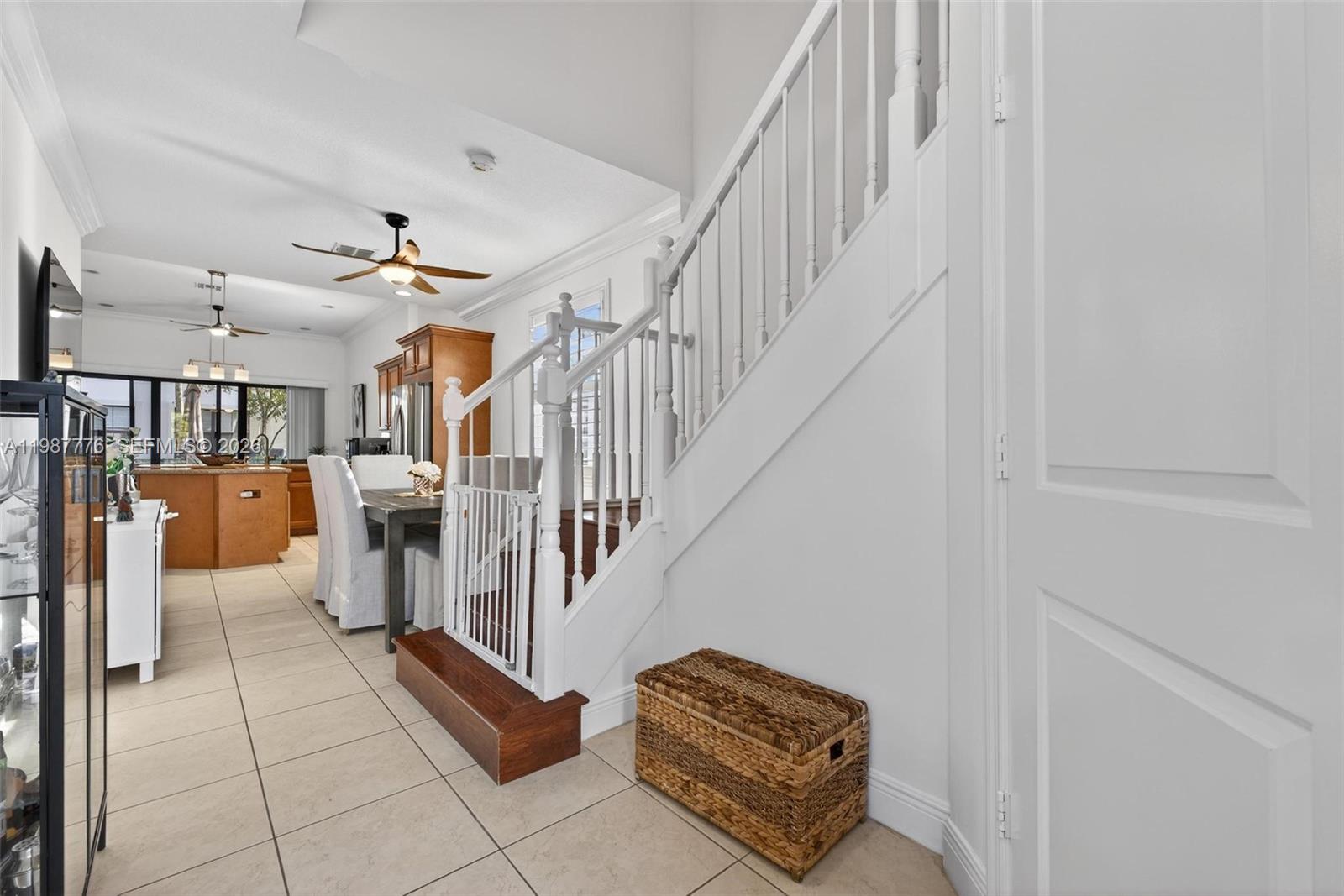 SAWGRASS LAKES - Residential