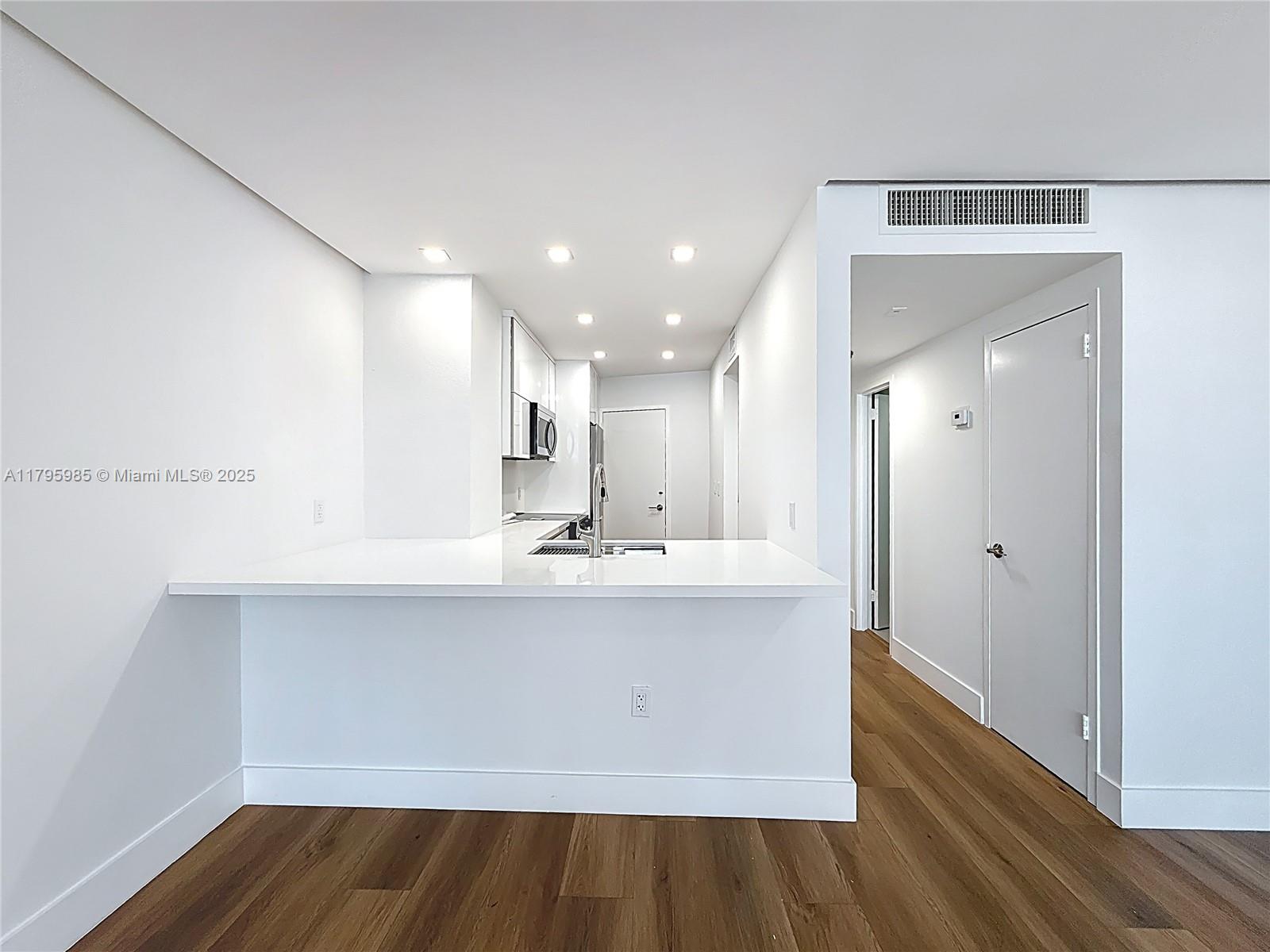 TRITON TOWER CONDO - Residential