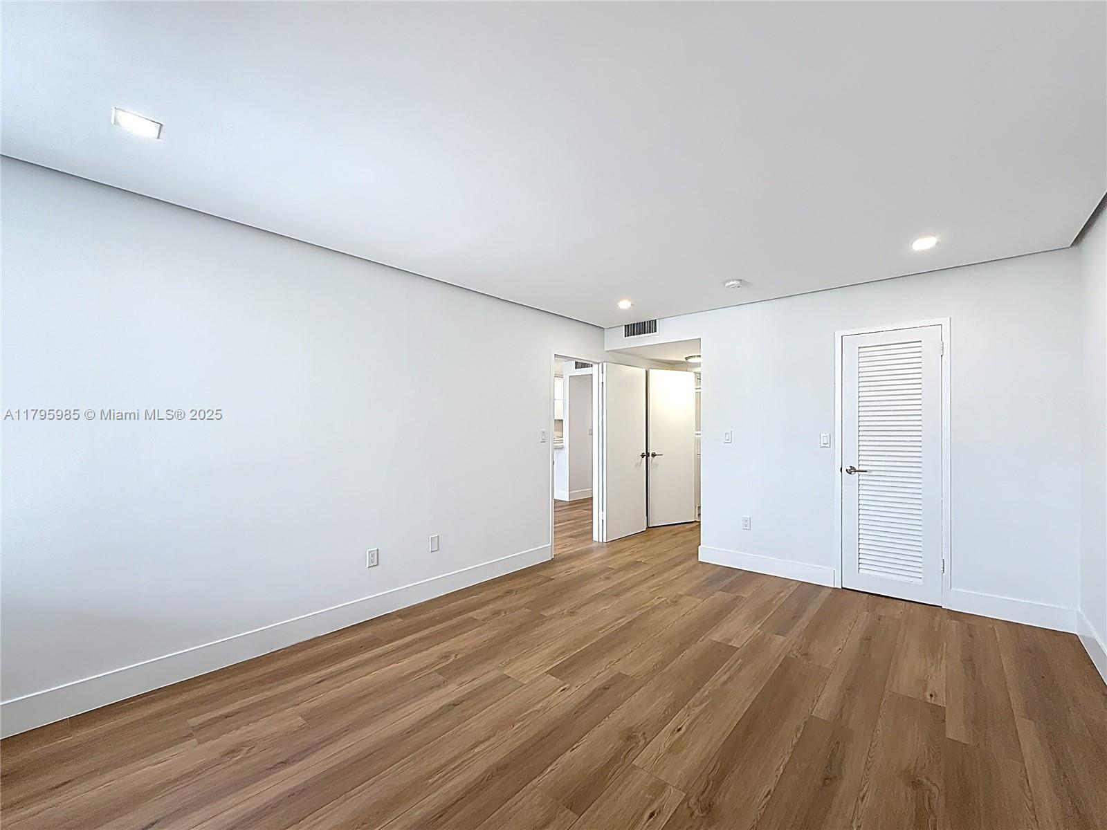TRITON TOWER CONDO - Residential