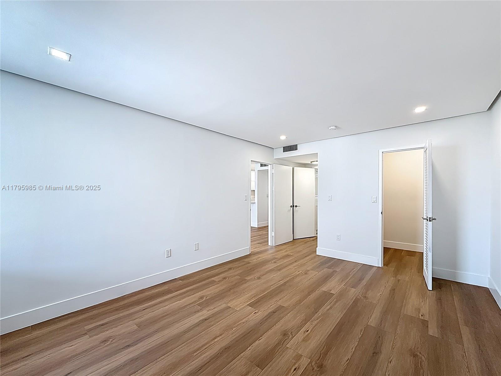 TRITON TOWER CONDO - Residential