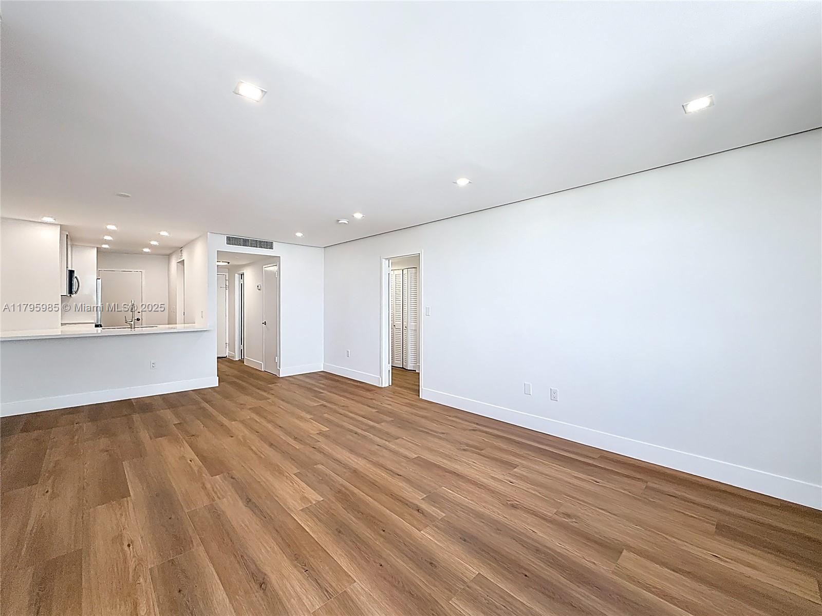 TRITON TOWER CONDO - Residential