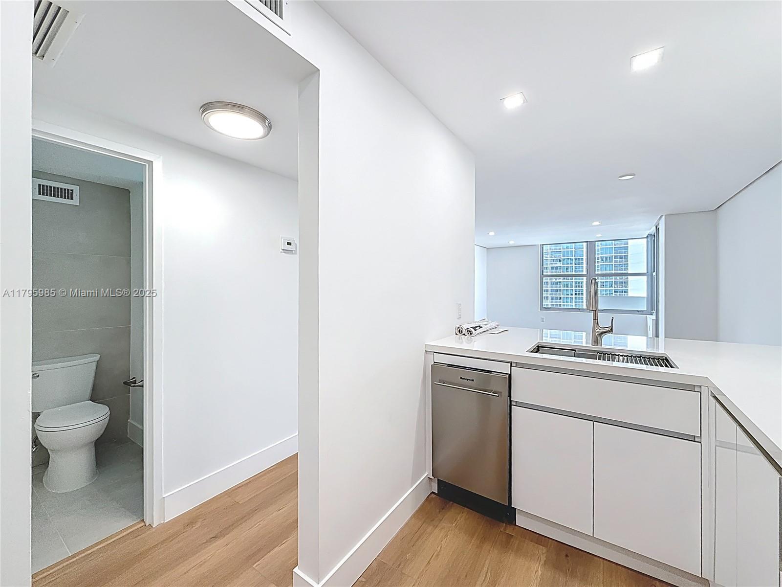 TRITON TOWER CONDO - Residential