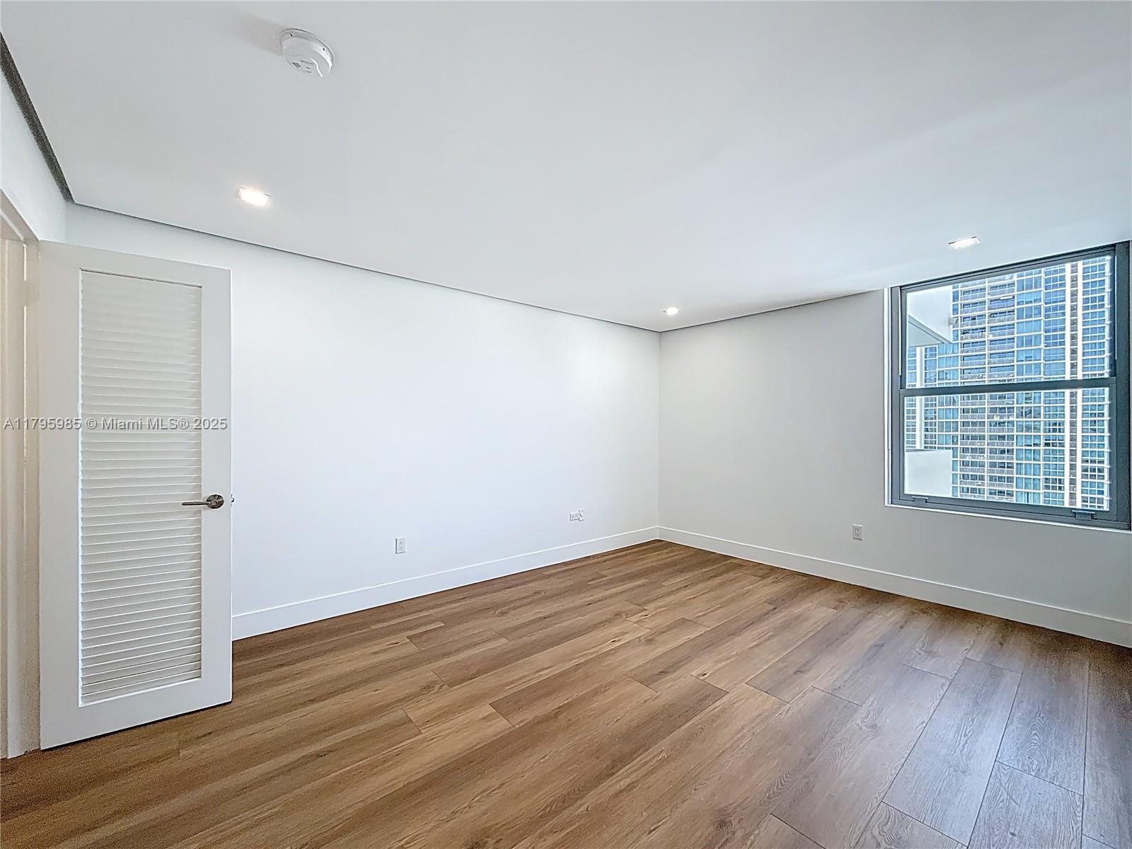 TRITON TOWER CONDO - Residential