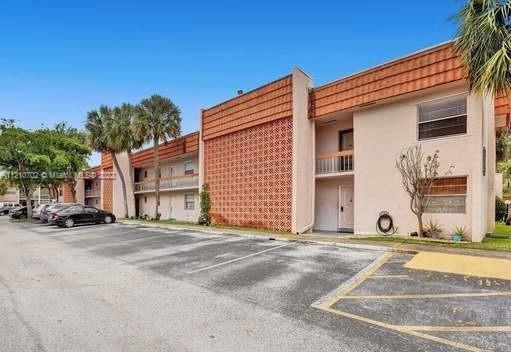 COUNTRYSIDE CONDO - Residential