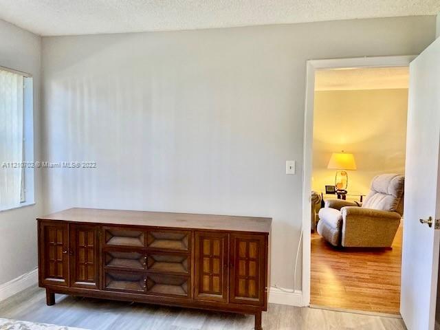 COUNTRYSIDE CONDO - Residential