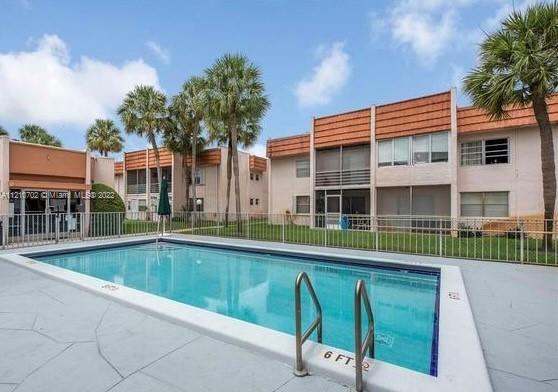 COUNTRYSIDE CONDO - Residential