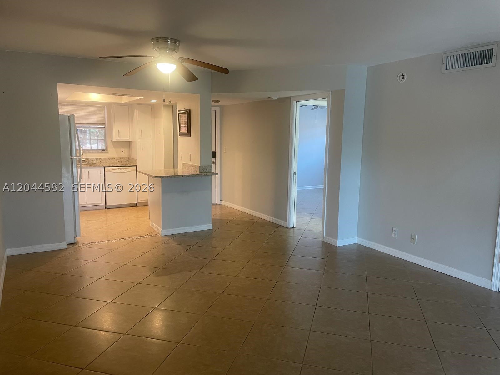 TENNIS CLUB JOHNSTON COND - Residential Lease