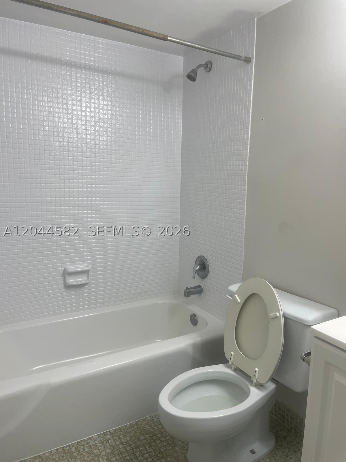 TENNIS CLUB JOHNSTON COND - Residential Lease