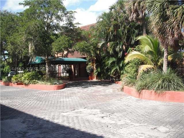 TENNIS CLUB JOHNSTON COND - Residential Lease