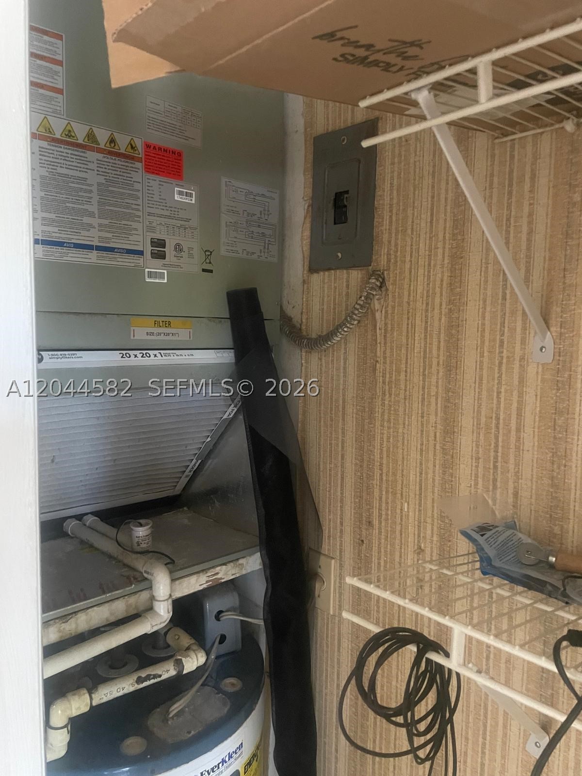 TENNIS CLUB JOHNSTON COND - Residential Lease
