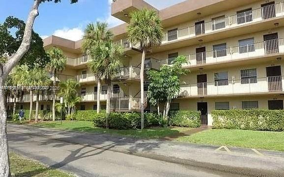 CYPRESS CHASE NORTH NO 4 - Residential