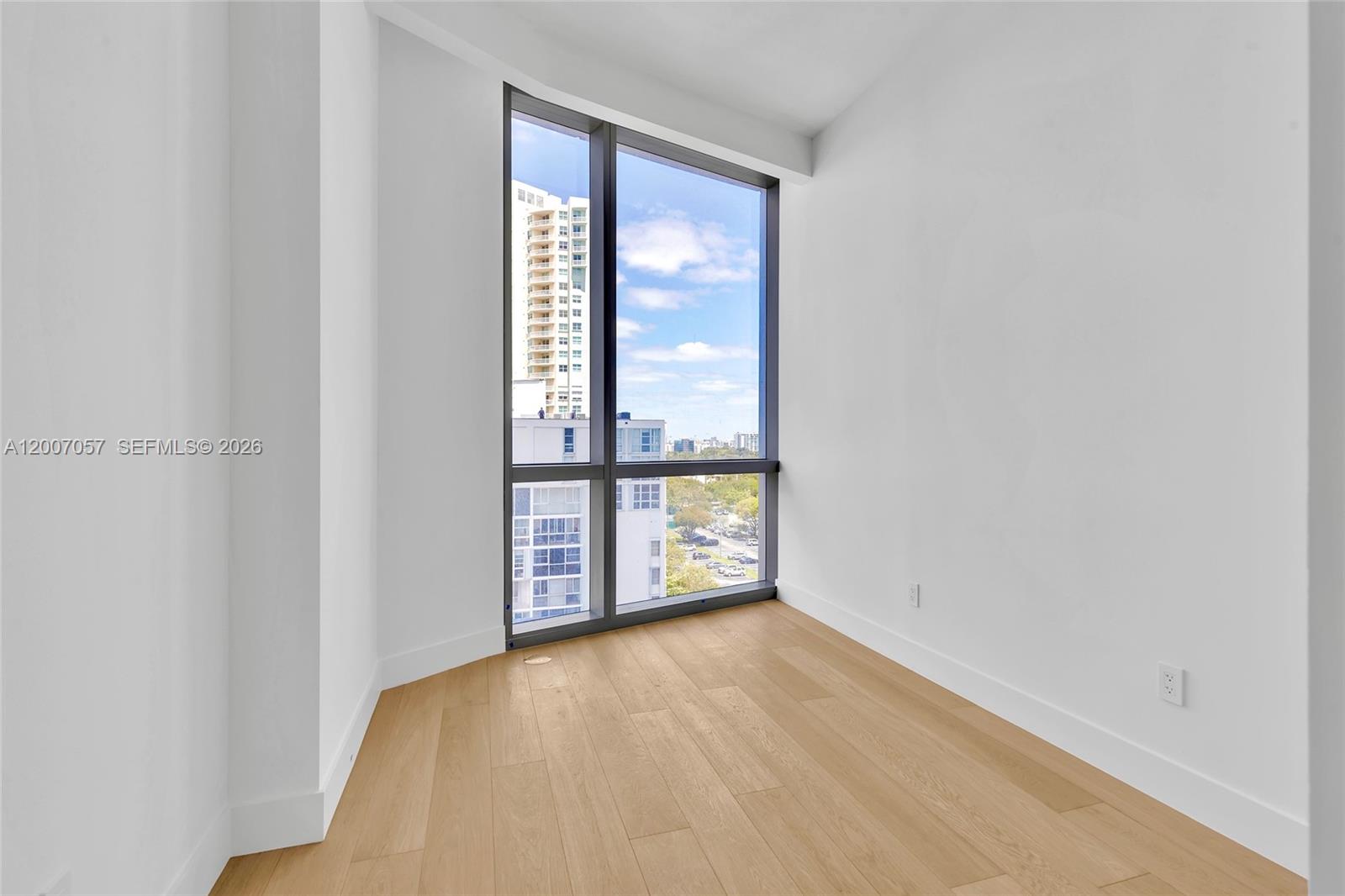 UNA RESIDENCE UNIT 803 - Residential
