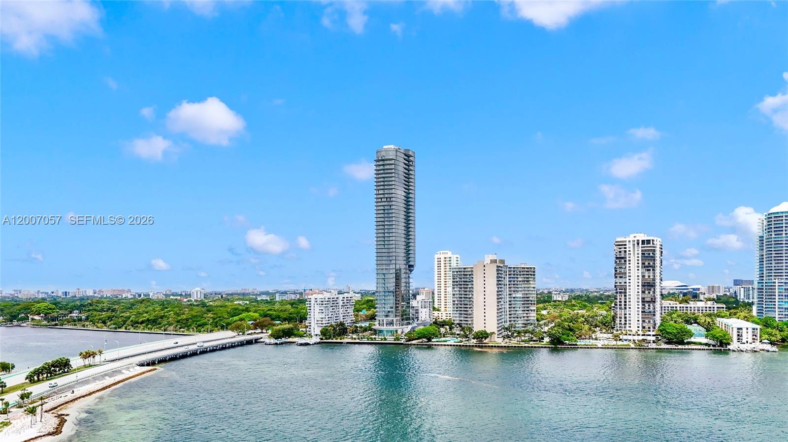 UNA RESIDENCE UNIT 803 - Residential