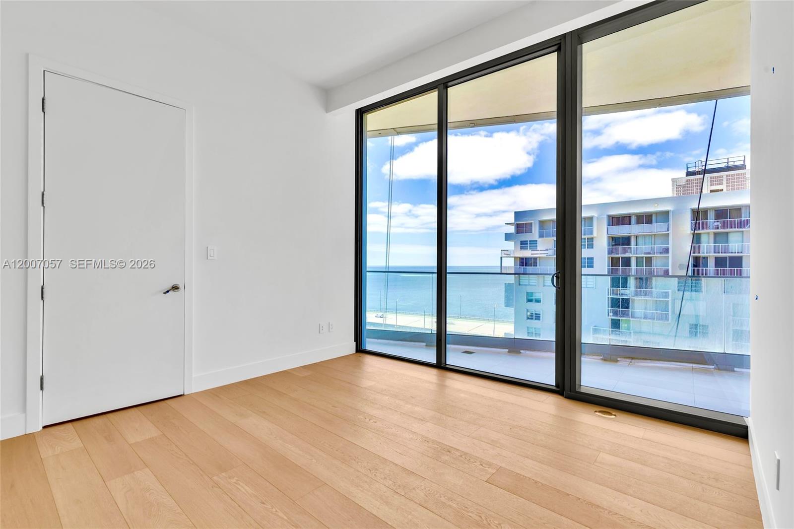 UNA RESIDENCE UNIT 803 - Residential