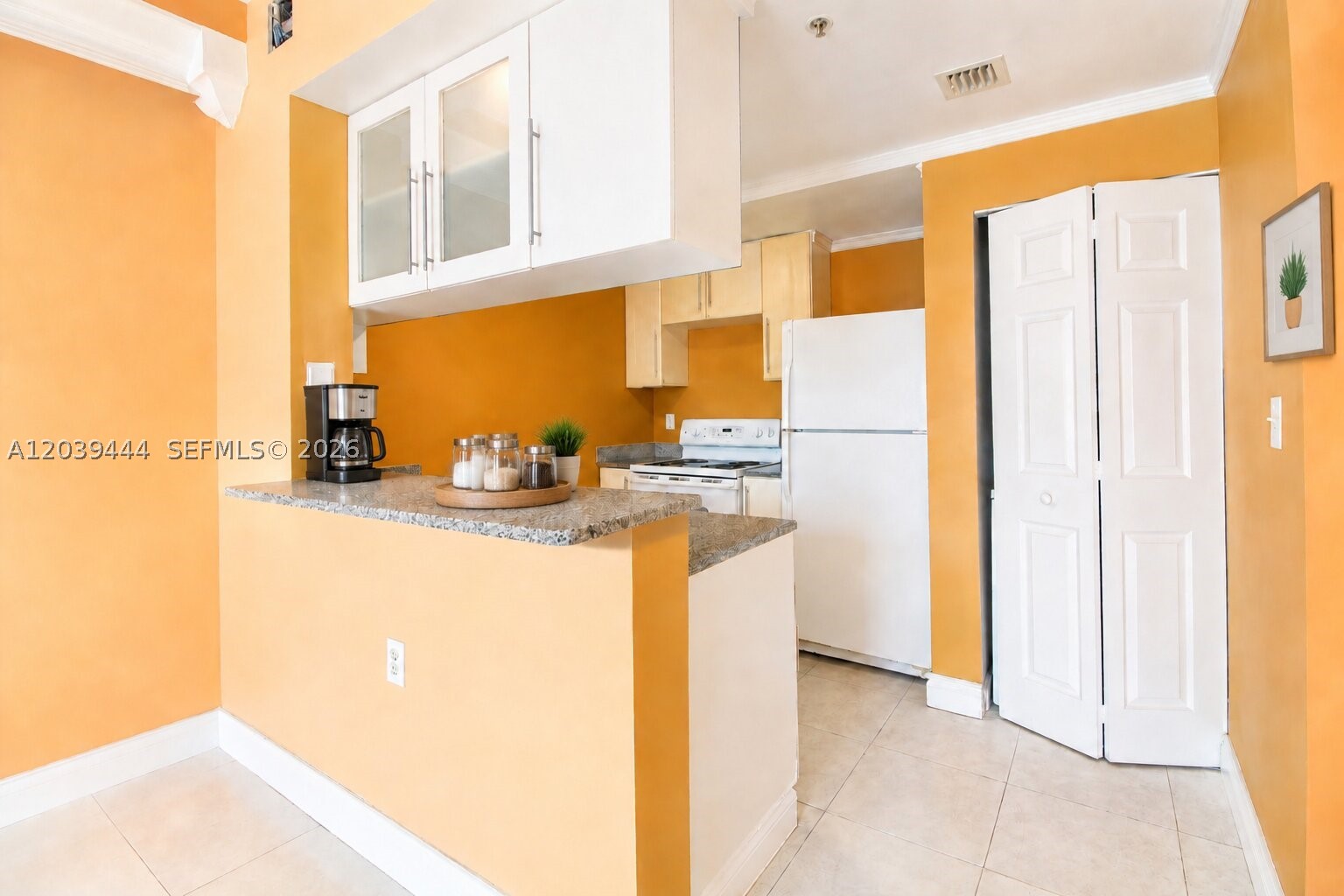1800 BISCAYNE PLAZA CONDO - Residential