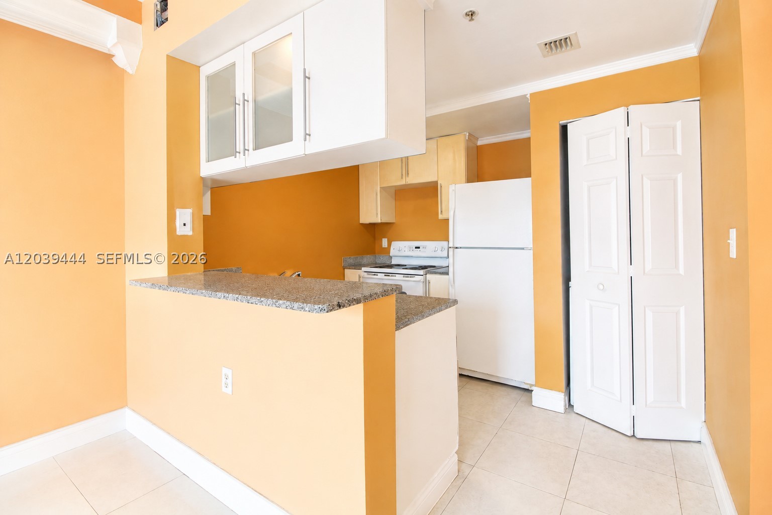 1800 BISCAYNE PLAZA CONDO - Residential