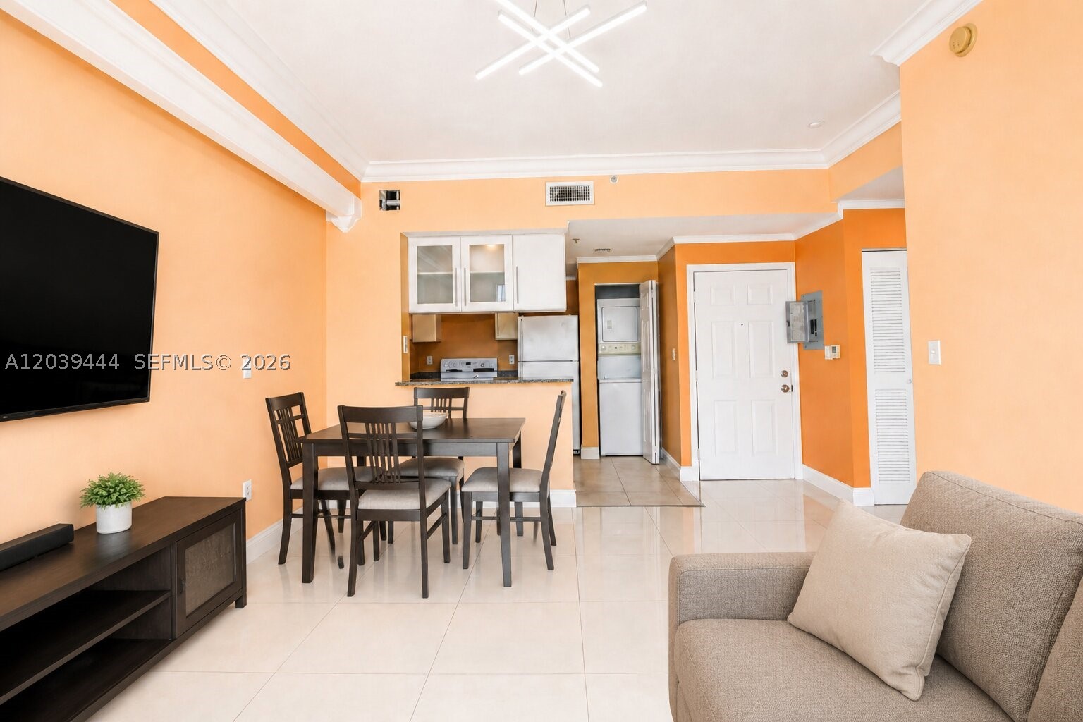 1800 BISCAYNE PLAZA CONDO - Residential