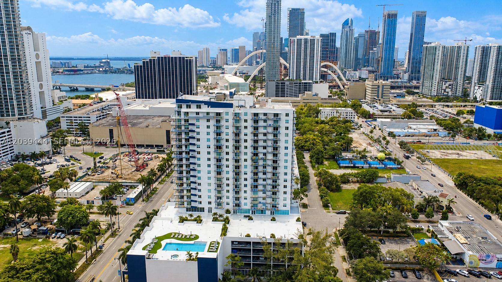 1800 BISCAYNE PLAZA CONDO - Residential