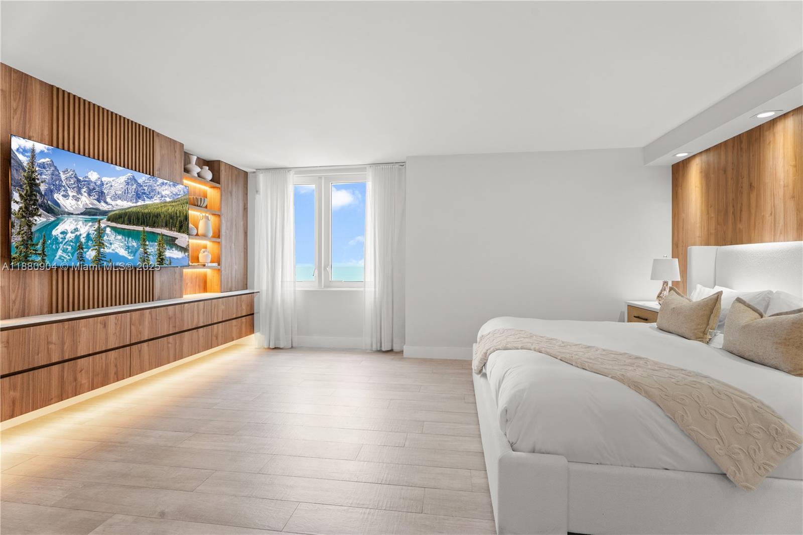 RONEY PALACE CONDO - Residential